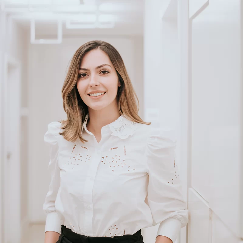 Dra. Caroline Dalto Dermatologista